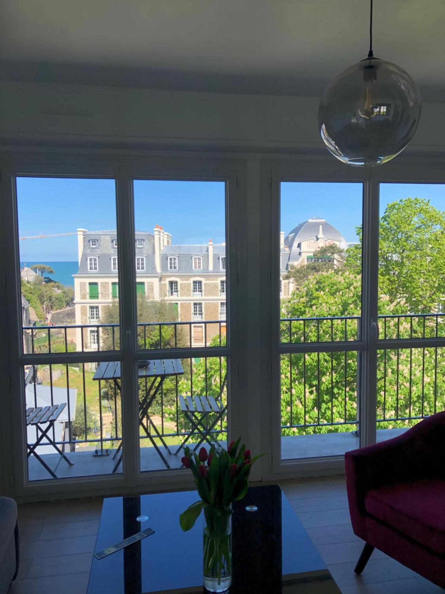 Studio tout confort apercu mer Dinard Extérieur photo